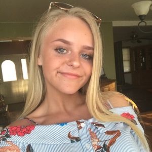 Meet your Posher, Nina